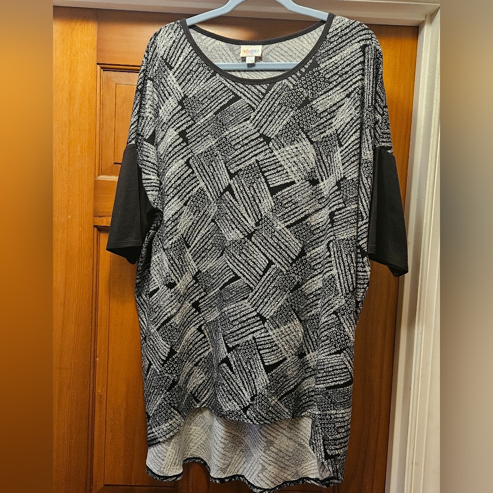 LuLaRoe Amarican Dream Irma Tunic Size 2xl